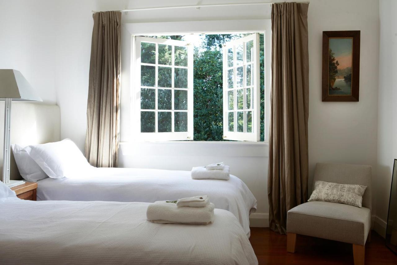 Hiwi At Tahi - Luxury Bungalow With Seaviews Pataua Eksteriør billede